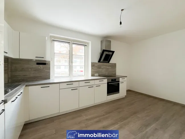 Chice 3 Zimmerwohnung mit Küche und Loggia - nähe Stadtpark - Titelbild