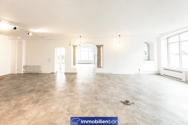 WEBERZEILE 6 - IHRE GEWERBEFLÄCHE AN RIEDS TOP-ADRESSE - auch Teilbar - Bild