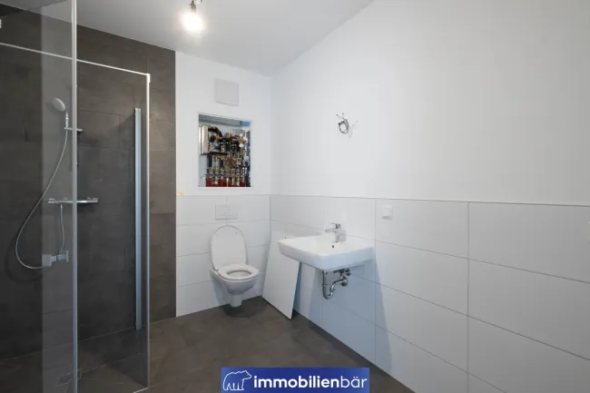 Moderne Eigentumswohnung in traumhafter Lage mit großzügigem Balkon - Bild