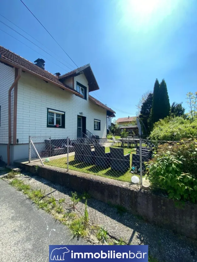 Gemütliches Haus mit Terrasse und Garten - Bild