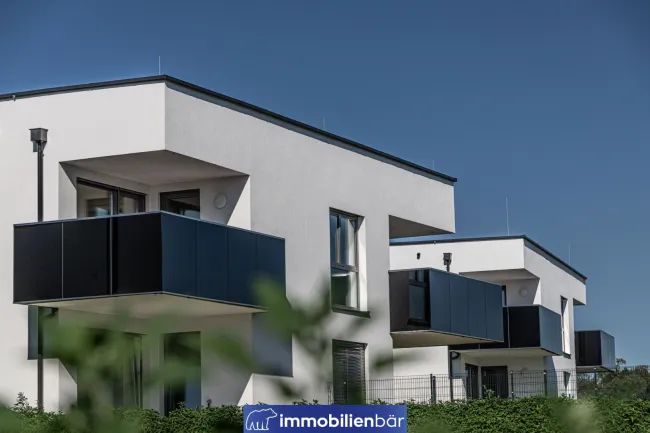 Moderne Traumwohnung in Top-Lage mit Südbalkon und Carport - Titelbild