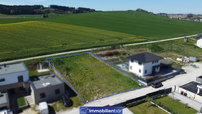Grundstück in ruhiger Lage mit sanfter Hanglage und Grünblick - Titelbild