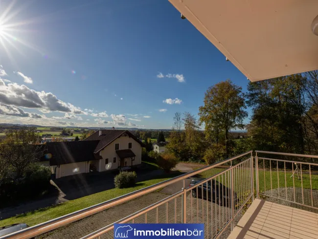 ANLEGERHIT - traumhafte helle Balkonwohnung mit Eigengarten - Bild
