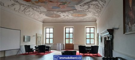 Repräsentative Büroflächen im Schloss mit Küche und Besprechungssaal