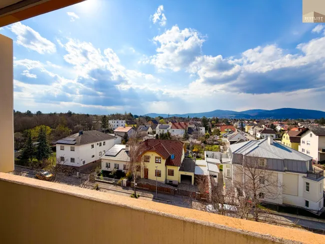 Wohnen über den Dächern von Baden – 3 Zimmer mit traumhaftem Ausblick - Titelbild