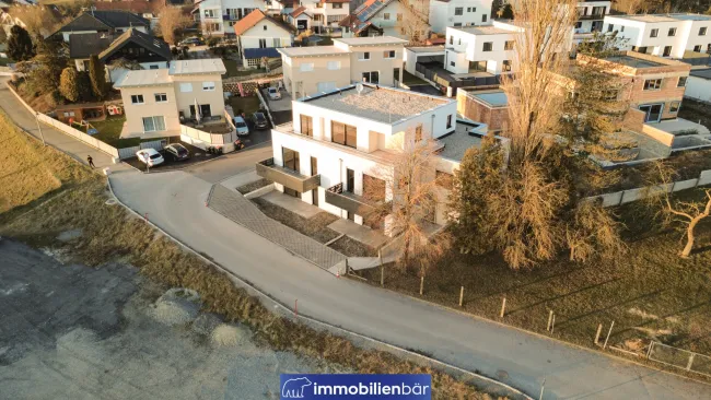 Anleger aufgepasst: Helle 3 Zimmer Wohnung mit großen Balkon und Weitblick - Bild