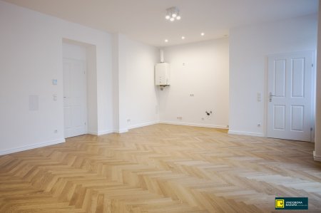 3-Zimmer Wohnung mit Balkon | Erstbezug in saniertem Gründerzeithaus