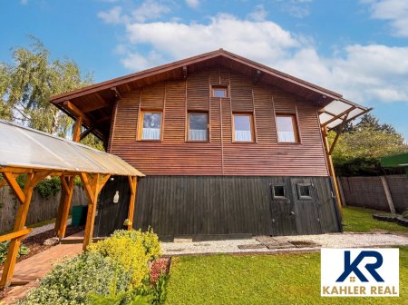Charmantes 3-Zi-Haus mit Pool und großzügigen Nebengebäuden in Wolfsgraben