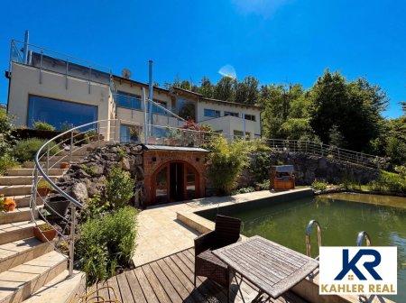 Exklusives Naturdomizil mit Schwimmbiotop, Weinkeller und Panoramablick