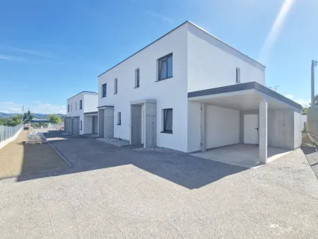 Top 5: Rascher Baufortschritt! Belagsfertige Doppelhaushälfte mit 5 Zimmern, Carport, Terrasse, Eigengarten!