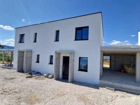 Top 5: Rascher Baufortschritt! Belagsfertige Doppelhaushälfte mit 5 Zimmern, Carport, Terrasse, Eigengarten!