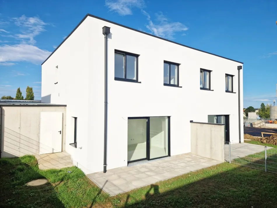 Top 5: Förderung möglich! Belagsfertige Doppelhaushälfte mit 5 Zimmern, Carport, Terrasse, Eigengarten! - Titelbild