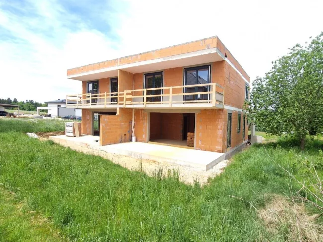 Top 2! Schlüsselfertige, moderne Doppelhaushälfte mit 2 Carportstellplätzen, 4 Zimmer, 2 Terrassen, Balkon, Eigengarten! - Titelbild