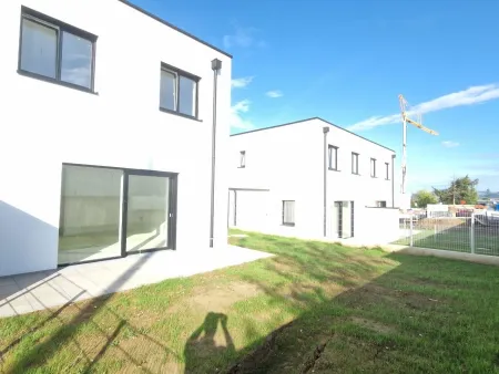 Top 5: Förderung möglich! Schlüsselfertige Doppelhaushälfte mit 5 Zimmern, Carport, Terrasse, Eigengarten!