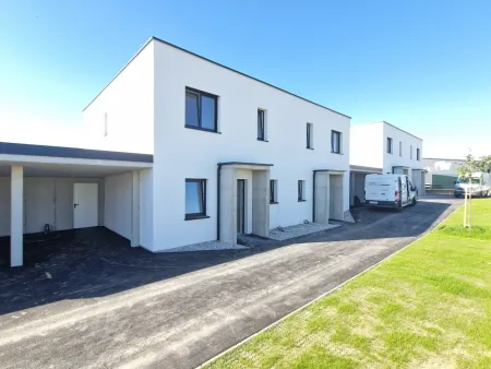 Top 4: Förderung möglich! Belagsfertige Doppelhaushälfte mit 5 Zimmern, Carport, Terrasse, Eigengarten!
