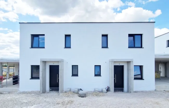 Top 2: Baubeginn bereits erfolgt! Schlüsselfertige Doppelhaushälfte mit 5 Zimmern, Carport, Terrasse, Eigengarten! - Bild