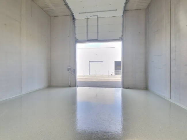 Renditeobjekt Top 3! Vermietete Halle im Gewerbegebiet Asten, nahe der Autobahnauffahrt! - Titelbild