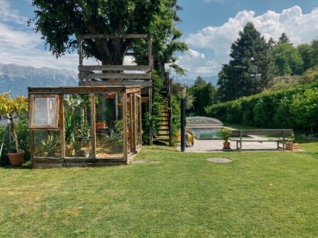 Gartenwohnung mit eigenem Pool in Innsbruck-Igls – 653 m² Privatgarten & Top-Lage