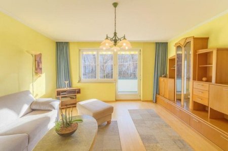 Gemütliche 2-Zi Wohnung mit Balkon in Innsbruck EG