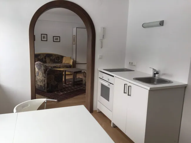 Ehemaliges Zollhaus - Mehrfamilienhaus mit separatem Stall in Alleinlage oberhalb von Linz in Oberösterreich - für Tierhaltung, Reiterhof etc. - Bild