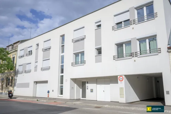 Hausansicht Strassenseitig
