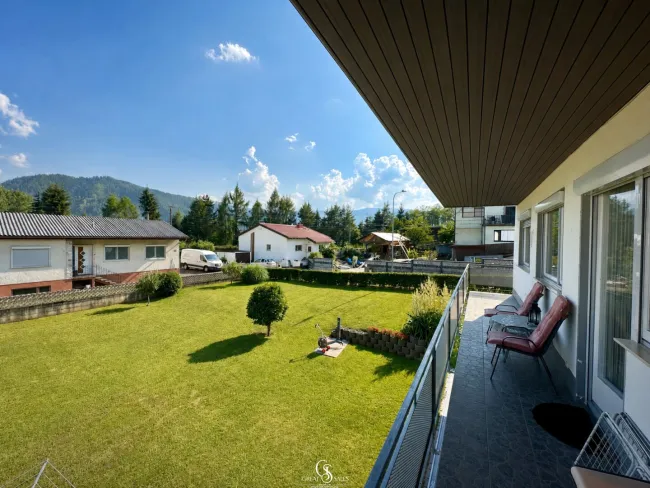 Überdachter Balkon mit Blick auf Ihren Garten