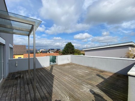 Moderne Terrassenwohnung mit Loft-Charakter in Pirka – sonnig, ruhig & bestens angebunden