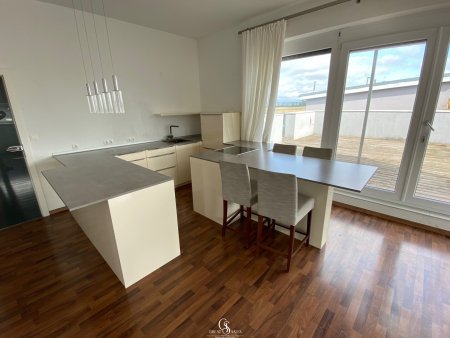 Moderne Terrassenwohnung mit Loft-Charakter in Pirka – sonnig, ruhig & bestens angebunden