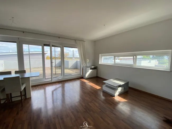 Moderne Terrassenwohnung mit Loft-Charakter in Pirka – sonnig, ruhig & bestens angebunden - Bild