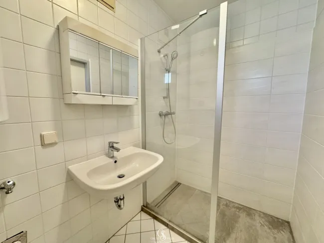 Bad mit Dusche