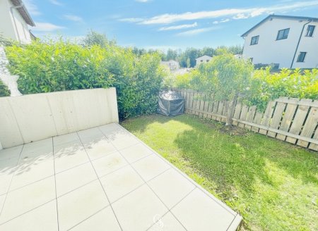 Terrasse mit Garten
