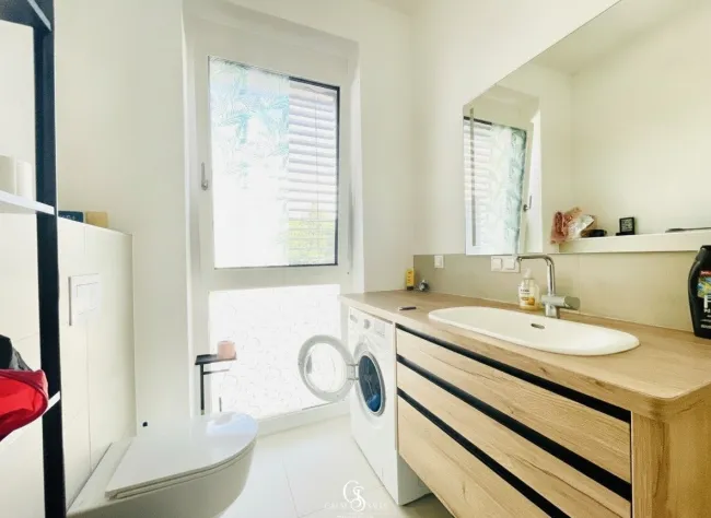 Bad mit Dusche & WC