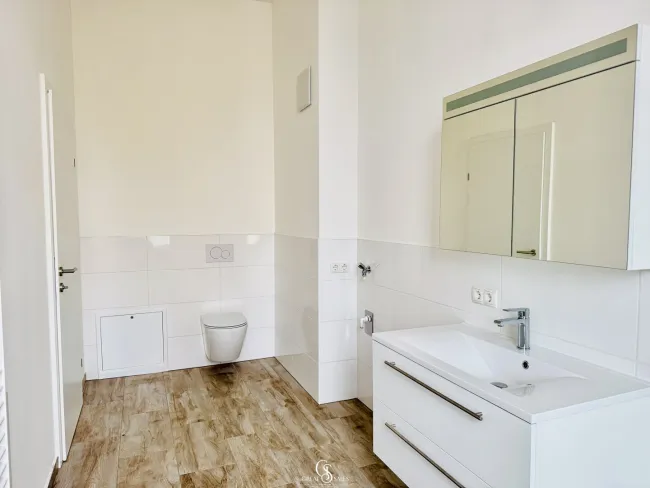 Bad mit Dusche & WC