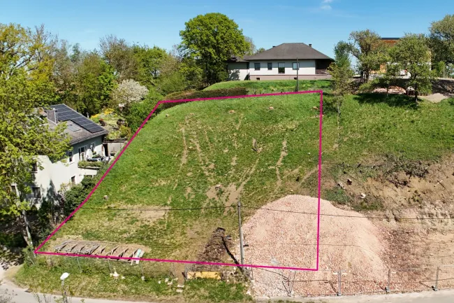 Grundstück mit Westausrichtung - Leben am Land mit den Vorteilen einer Stadt: - Titelbild