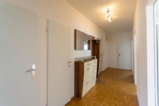 Vorraum Richtung Bad