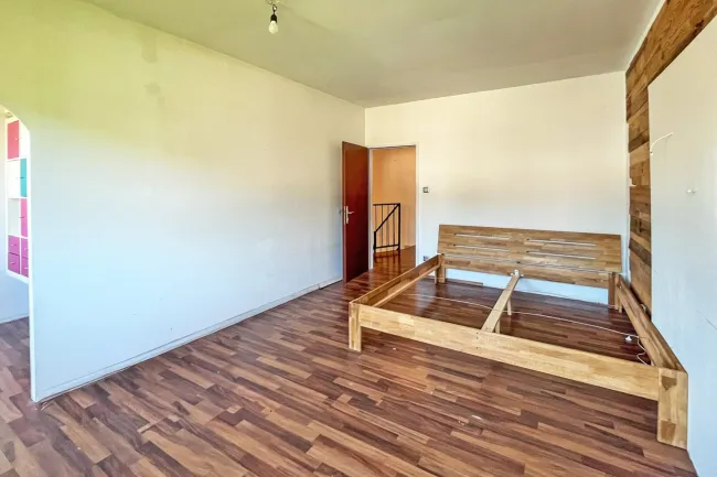 Zimmer 2 mit Schrankraum