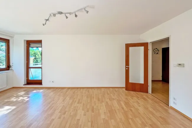Wohnzimmer_Ausgang Loggia