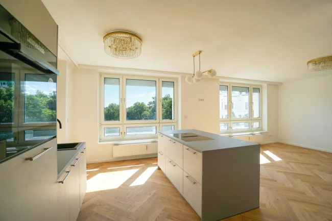 Wohnküche mit Schloss Belvedere - Blick