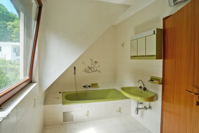 DG_Bad mit Wanne und WC