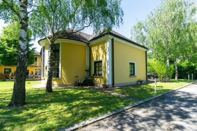 Außenansicht Nebengebäude gartenseitig