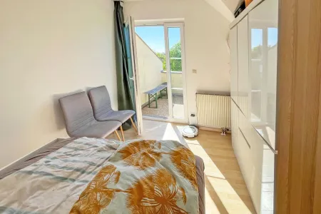 Zimmer 1_Ausgang Balkon