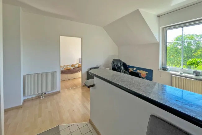 Küche Richtung Wohnzimmer und Zimmer 1