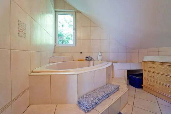 DG_Bad_Eckbadewanne