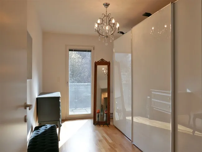 Zimmer 2 mit Balkonausgang