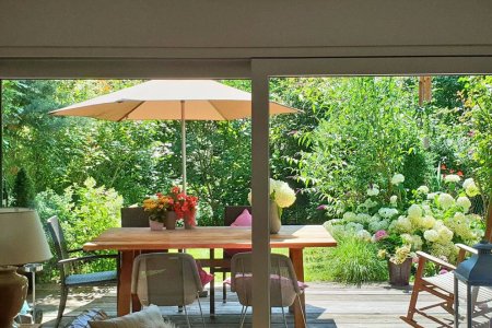 Blick zur Gartenterrasse