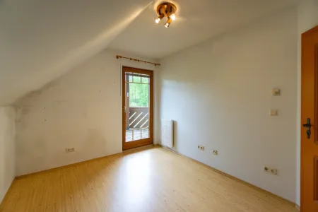 Zimmer mit Balkon