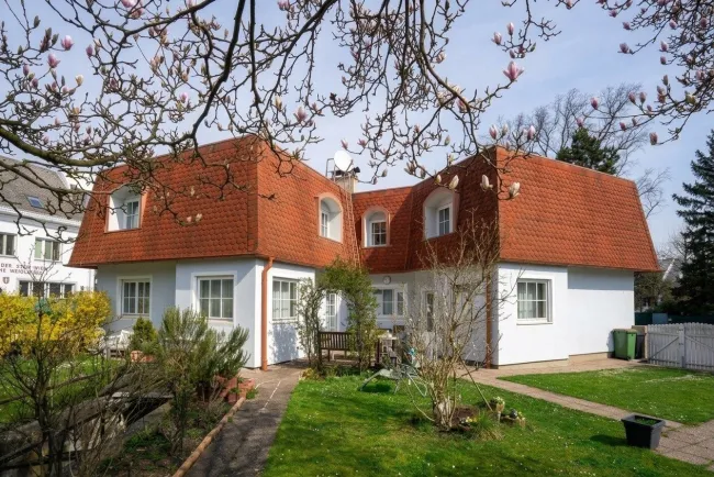 Zweifamilienhaus + Praxis - perfekter Zustand - Top-Lage - auch zum Vermieten! - Titelbild
