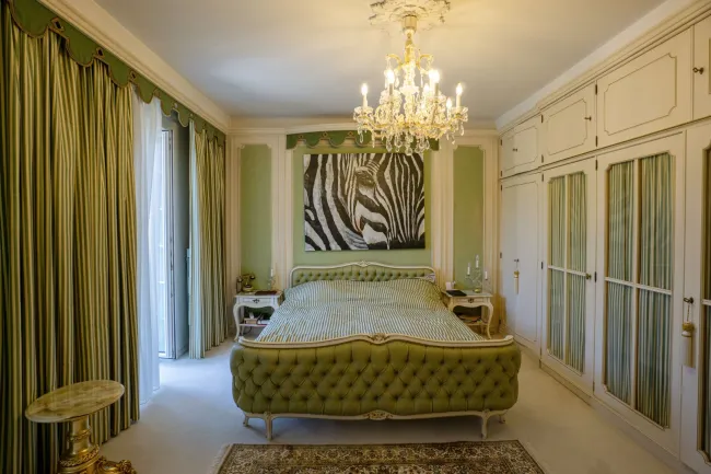 Master Bedroom mit En-Suite Badezimmer