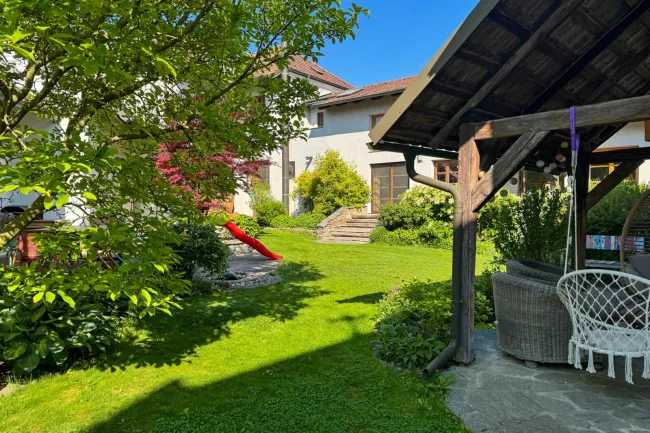 Hofansicht und Garten (Innenhof)