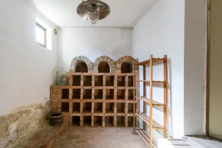 Weinkeller im Schuppen untergebracht